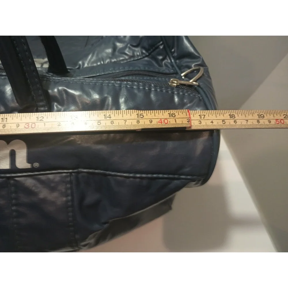 Vintage Wilson Duffle Bag Navy Vinyl Gym Overnight Travel Bag SGI Made Taiwan